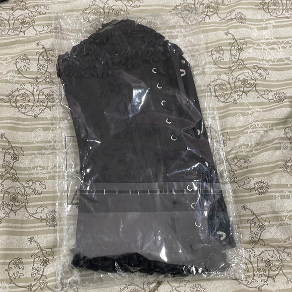 Black Sweetheart Corset - Picture 2 of 5